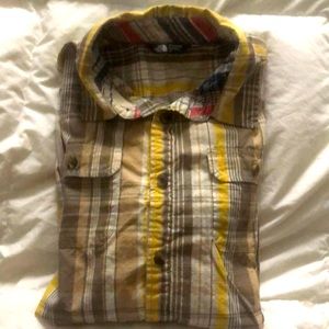 Men’s Large North Face long sleeve shirt.